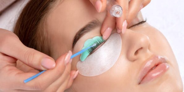 why professional eyelashes last longer